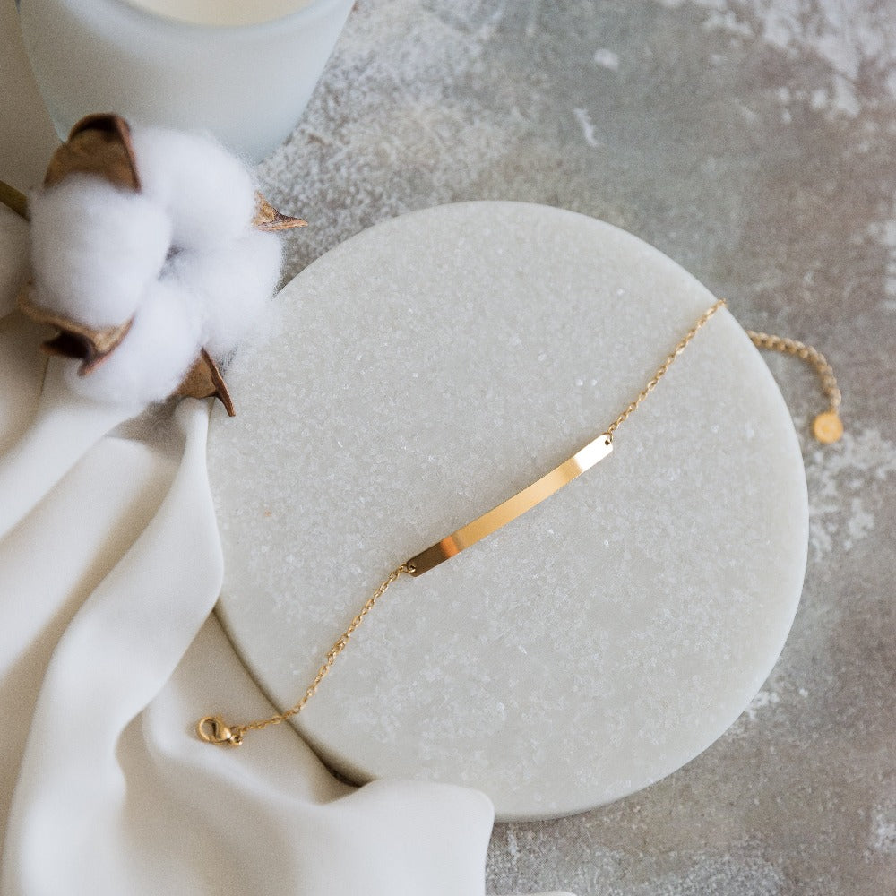 display of Arvo gold bar bracelet for women
